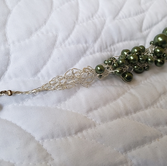 Unique Faux-Pearl Necklace - Picture 6 of 7